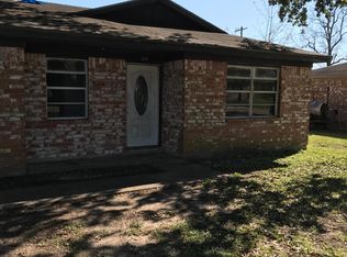 801 Circle Way, Alvin, TX 77511