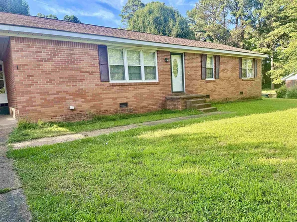 81 N Helms St, Lexington, TN 38351