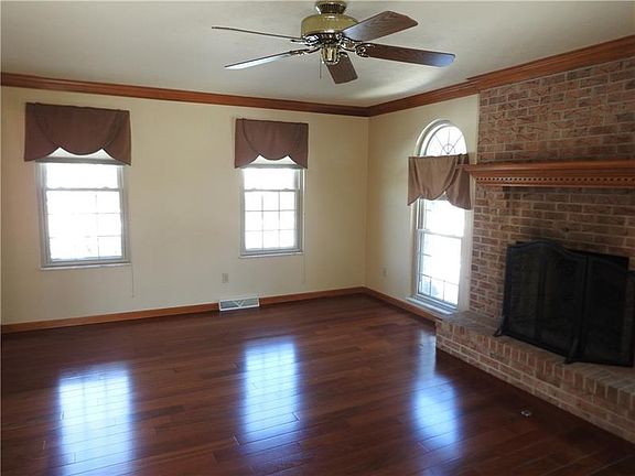2nd image of 5066 Fountainwood Dr