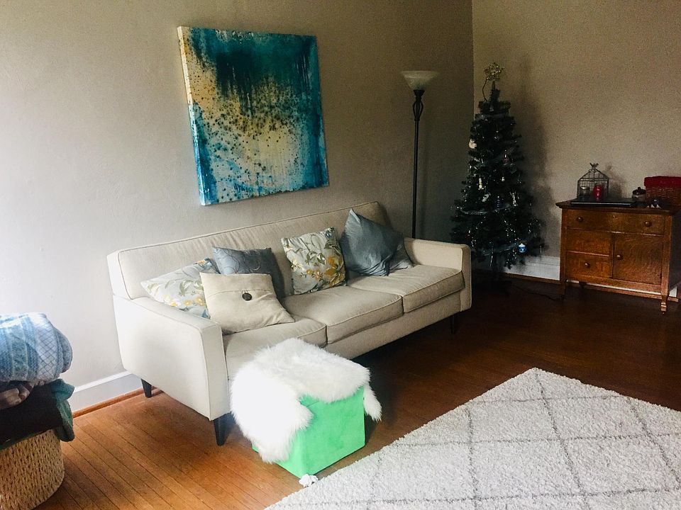 2nd image of 317 Stratford Ave APT 2