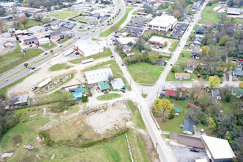 200 Cemetery Ave Photo 1