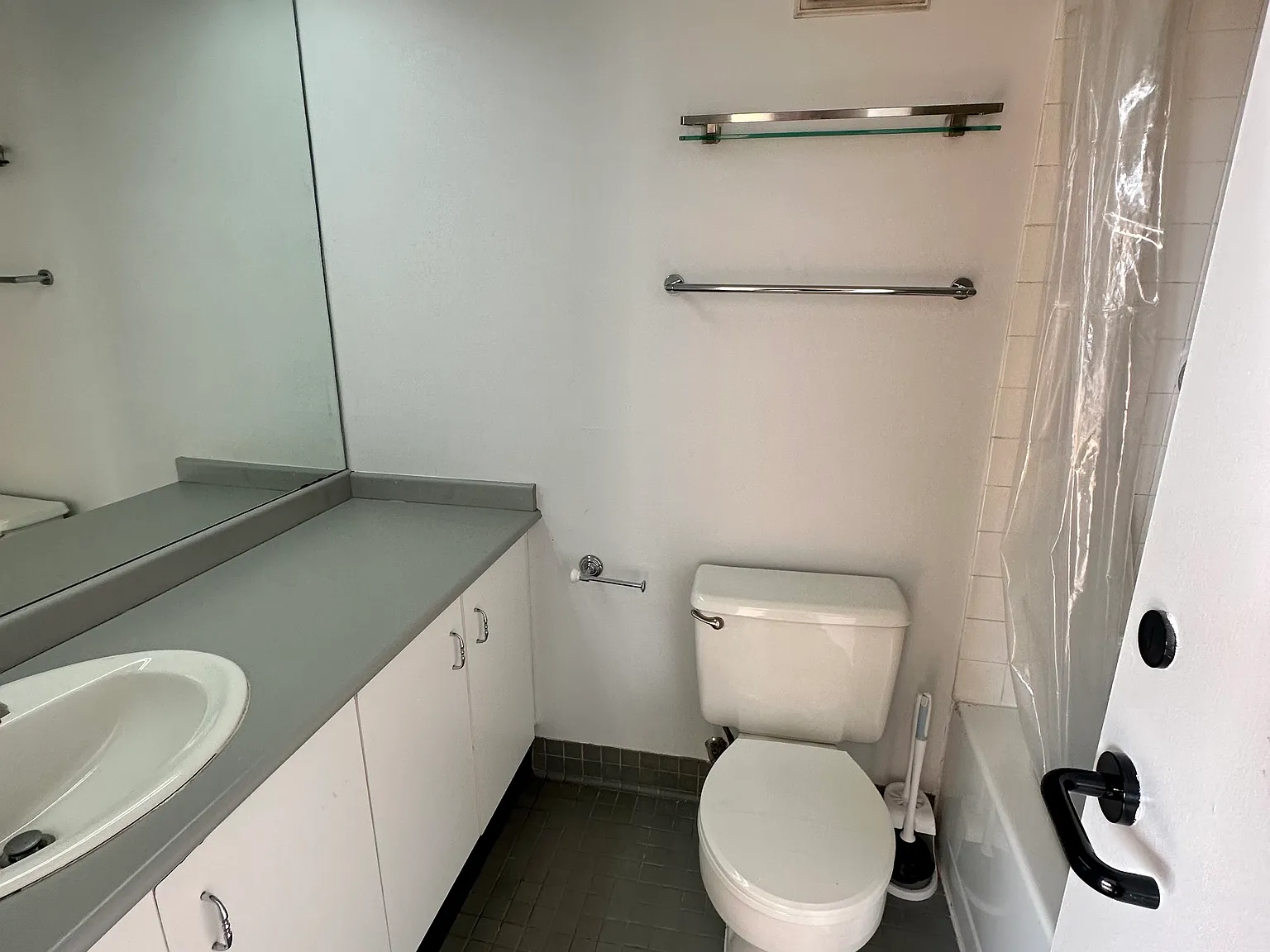 Studio, 500 sqft, $2,600 — Photo 4