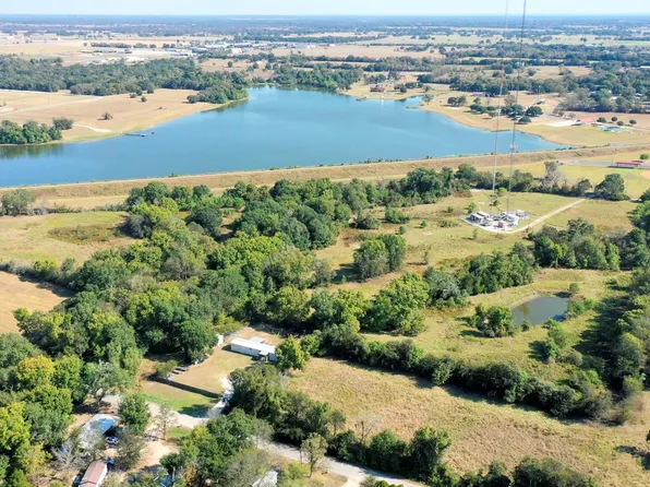 N Shipp St, Madisonville, TX 77864