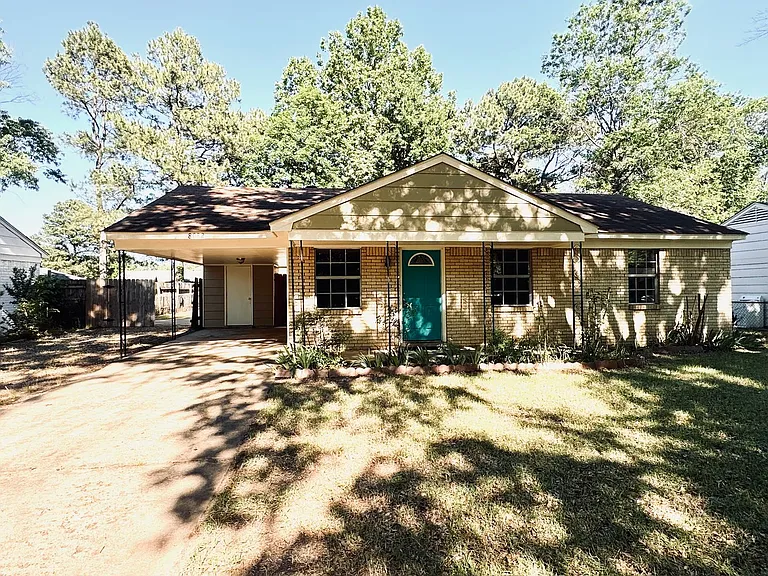 8082 Whitebrook Dr — Photo 1