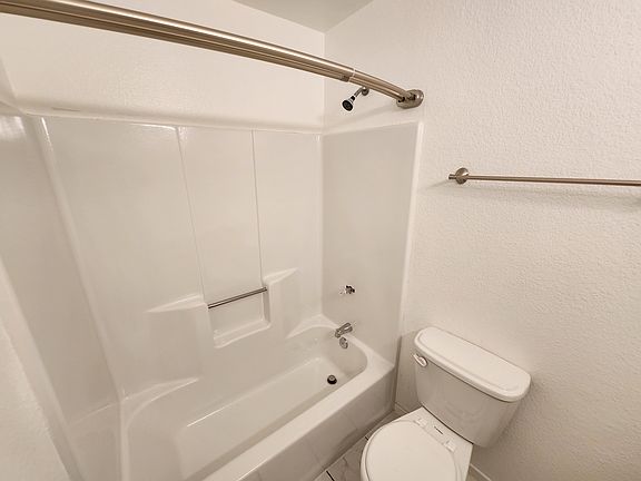 4th image of 1554 W 208th St