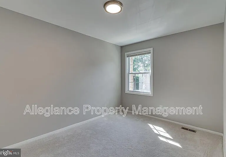 3374 Breckenridge Ct — Photo 16
