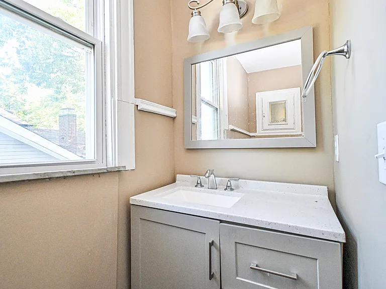 962 Hawthorne Ave #2 — Photo 16