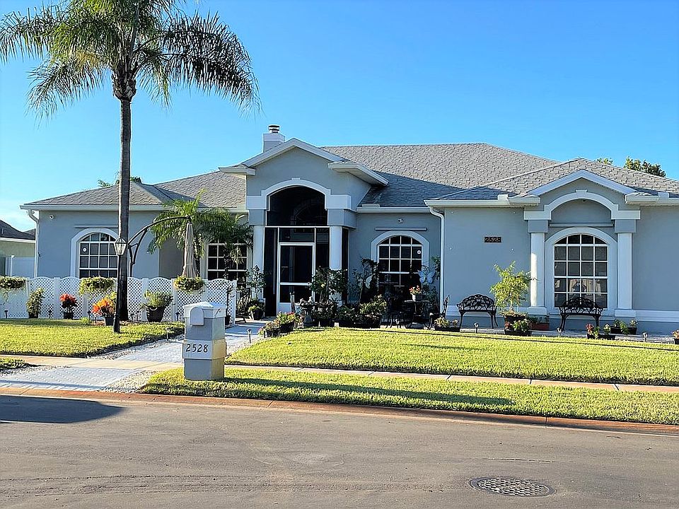 1st image of 2528 Christopher Dr