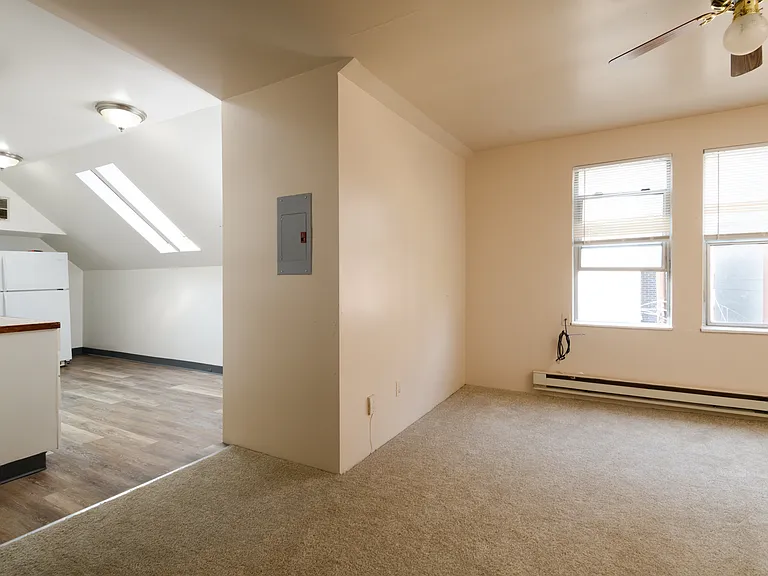 Shannon Apartments — Photo 6