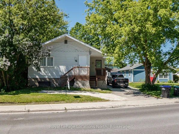 46 4th St, Midland, ON L4R 3S8