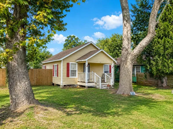 201 E Front St, Brazoria, TX 77422