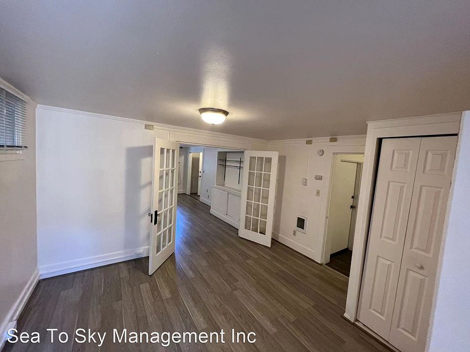 1st image of 2236 Franklin Ave E #G