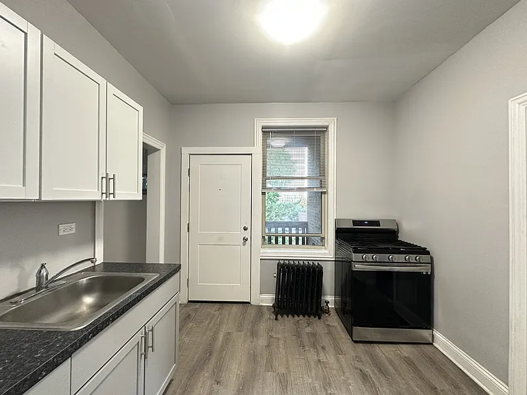 1214 W Rosemont Ave #4 — Photo 4