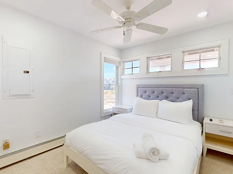 750 Dune Rd — Photo 35