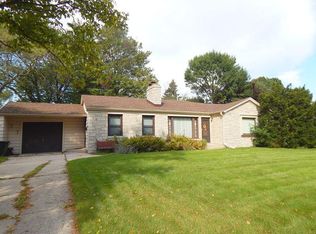 2549 S 88th St, West Allis, WI 53227
