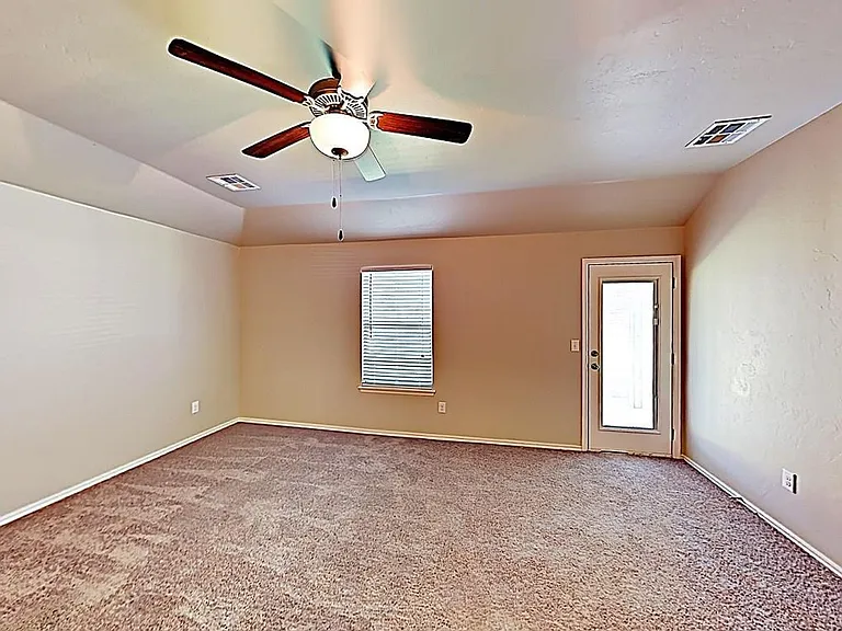 4704 River Mesa Dr — Photo 3