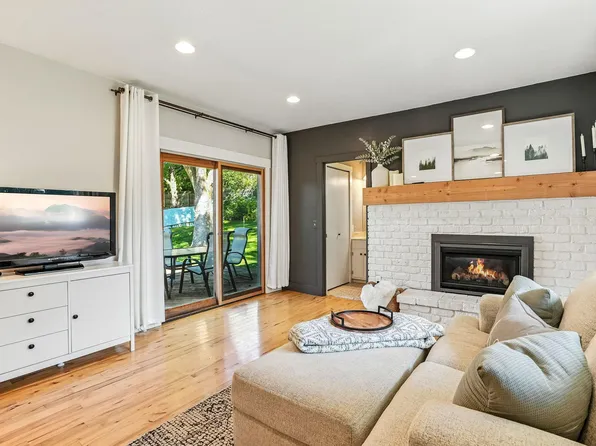 2457 Elm Dr, White Bear Lake, MN 55110