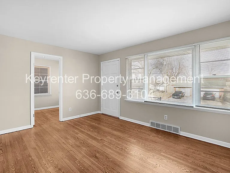 236 S Cadillac Dr — Photo 6