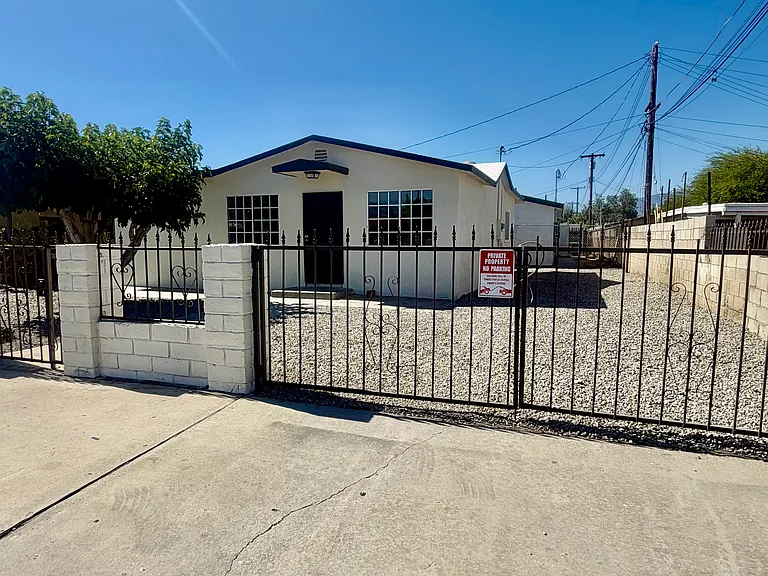 52119 Calle Avila #2 — Photo 2