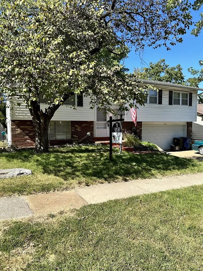 4129 Marseille Dr photo 1