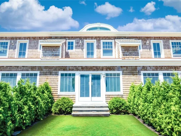 68 Foster Avenue #21, Hampton Bays, NY 11946