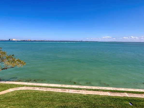 131 1st St E APT 102, Tierra Verde, FL 33715