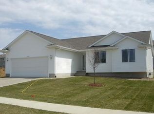 1885 49th St, Marion, IA 52302