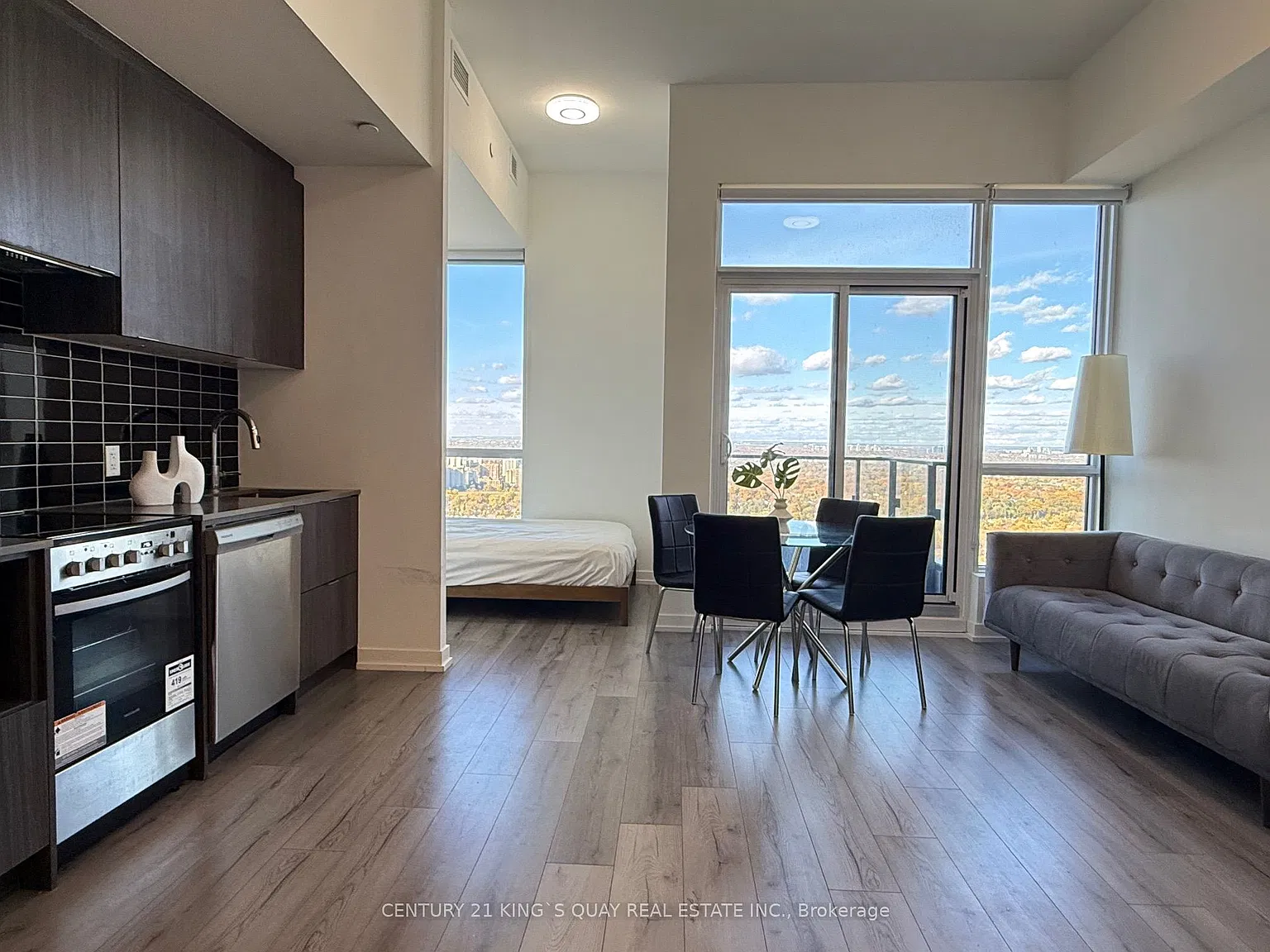 2 bed, $2,450 — Photo 4