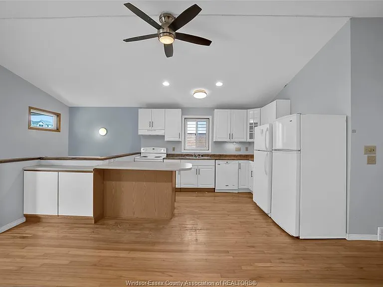 463 Randolph Ave — Photo 5
