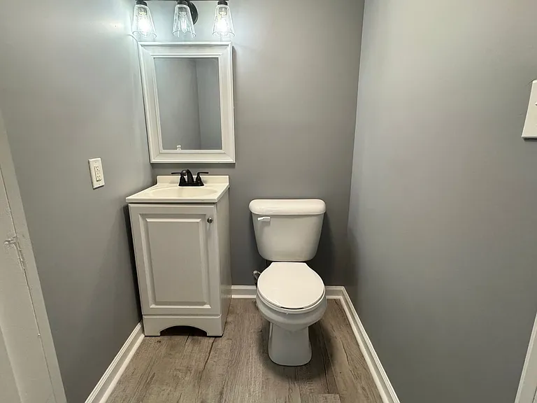 205 Guilford Ave — Photo 11