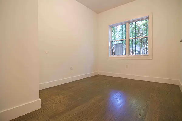 Rented by Nooklyn NYC LLC | media 30