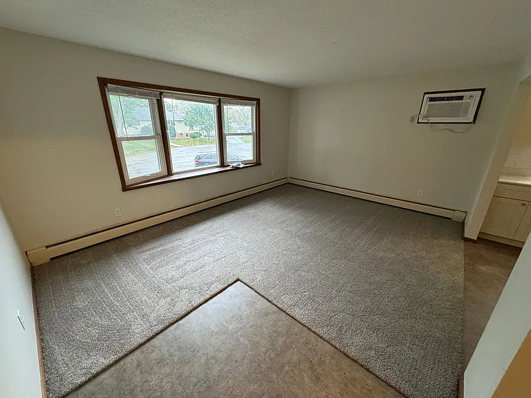 1348 5th Ave SE #3 — Photo 5