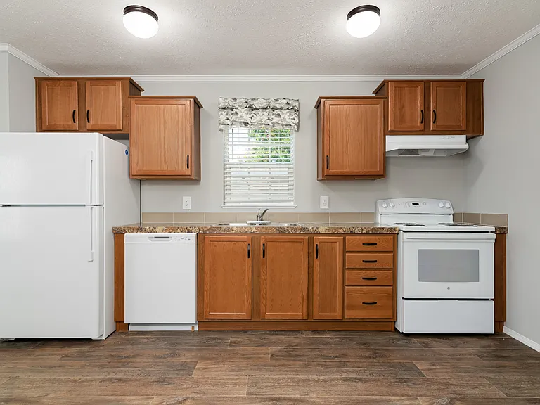 Center Manor — Photo 36