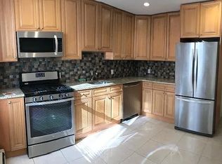 41 46th St #1, Weehawken, NJ 07086