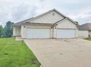 155 Barr Rd, Grain Valley, MO 64029