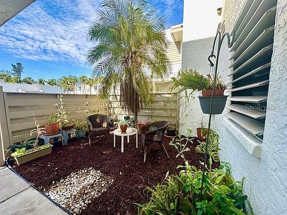 3rd image of 226 Lakewood Dr #226