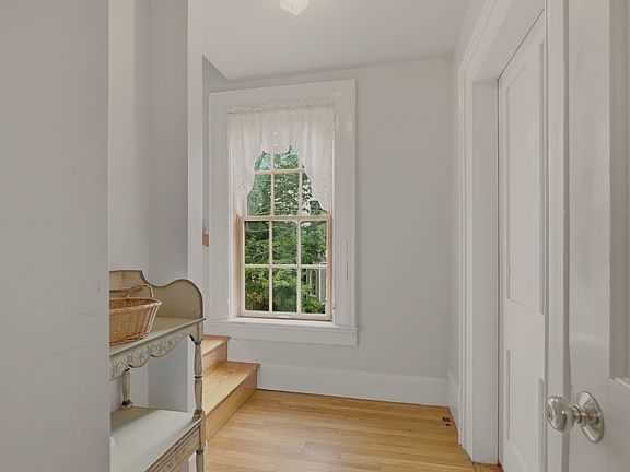 3rd image of 92 Pelham St #3