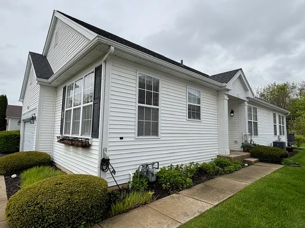 93 Netherlands Dr, Antioch, IL 60002