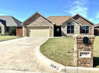 320 Mountain Meadow Dr, Cache, OK 73527