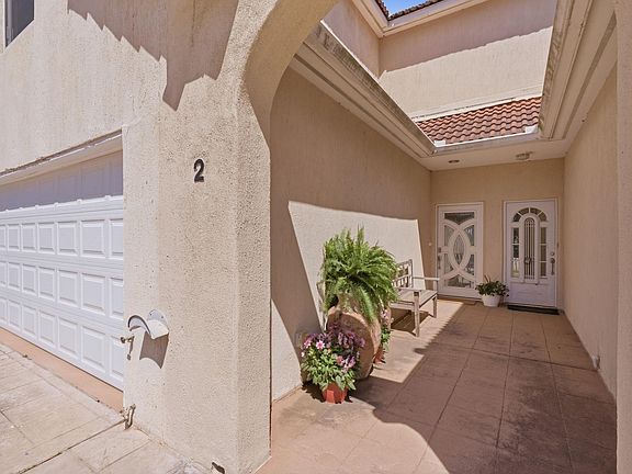 2nd image of 2 Regency Point