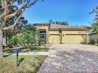 15718 Starling Water Dr, Lithia, FL 33547