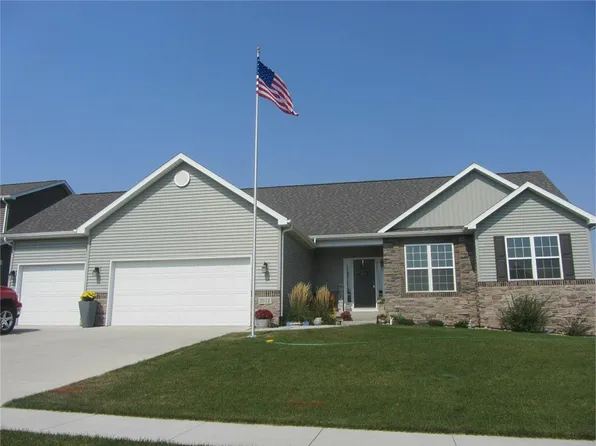 3012 Timber Cove Dr, Cedar Falls, IA 50613