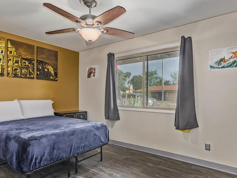 1922 E Laguna Dr — Photo 25