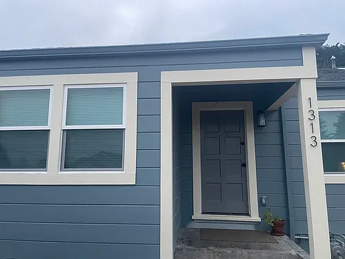 1313 Vernon St Photo 1