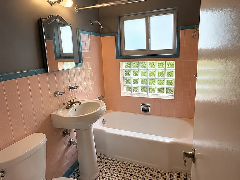 2665 SW 17th Ave — Photo 5