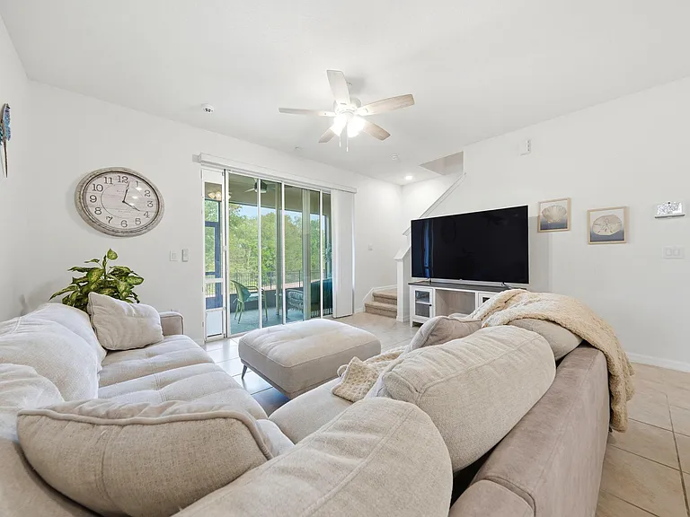 986 Lido Dr — Photo 4