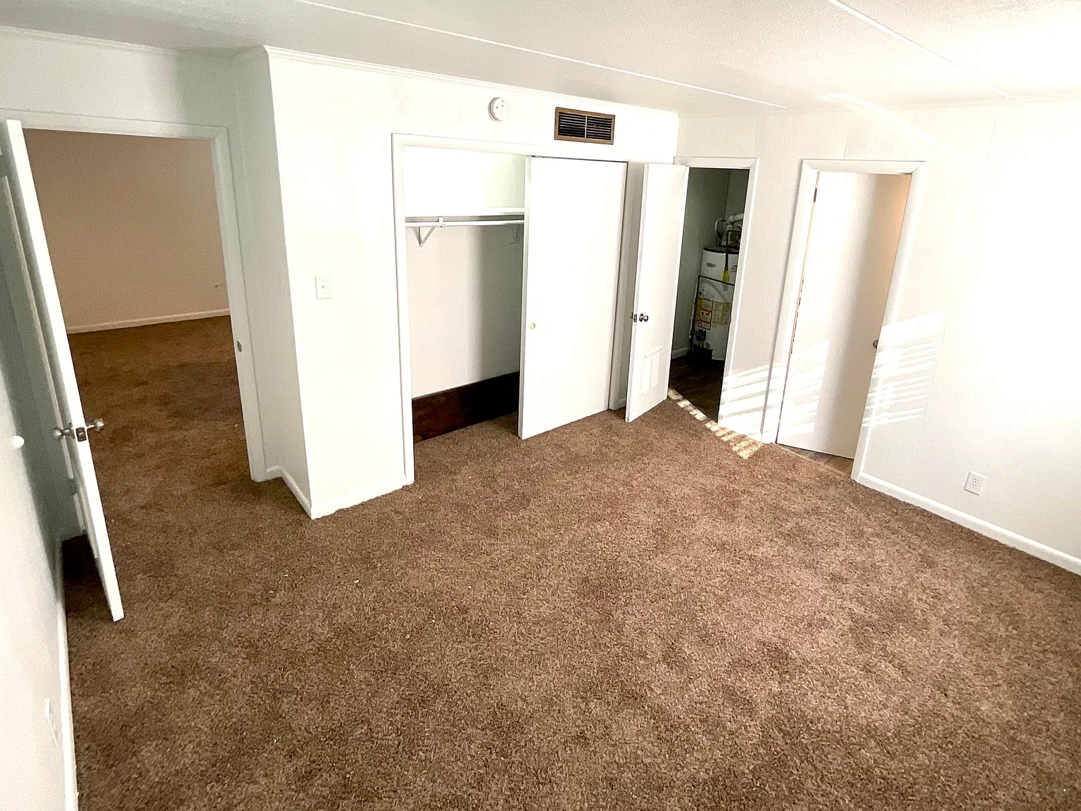 340 Sanderson St — Photo 3