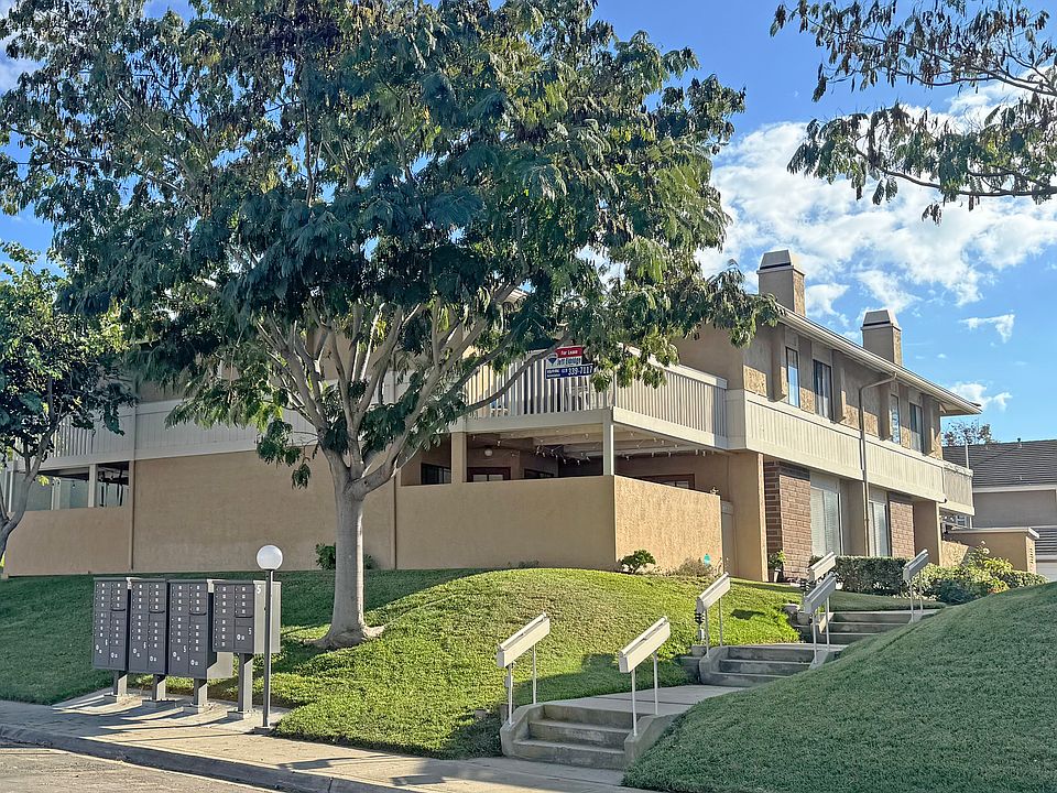 Front - Prime Corner 2-Story End Unit