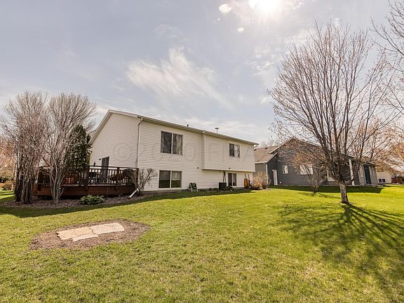 4th image of 1112 Sommerset Pl