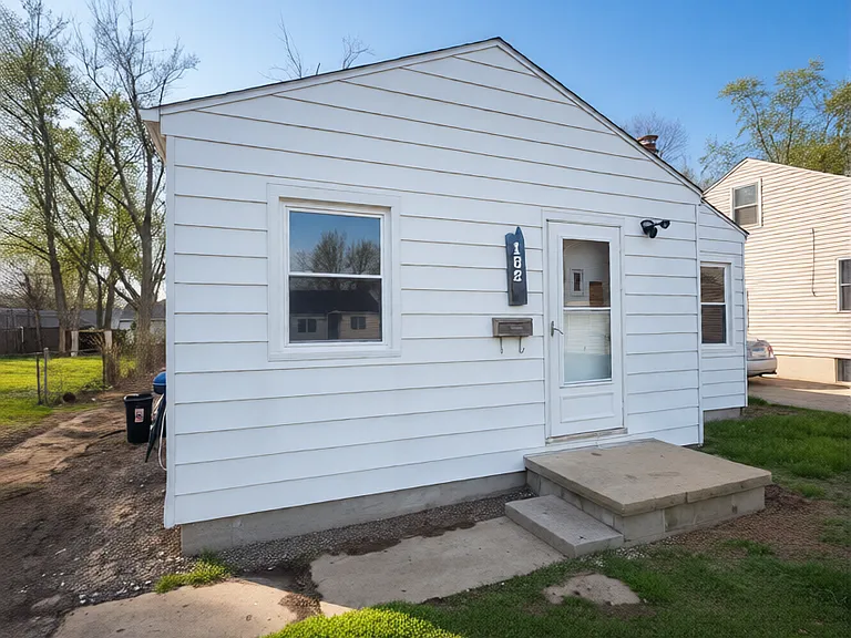 1828 W Leafland Ave — Photo 1